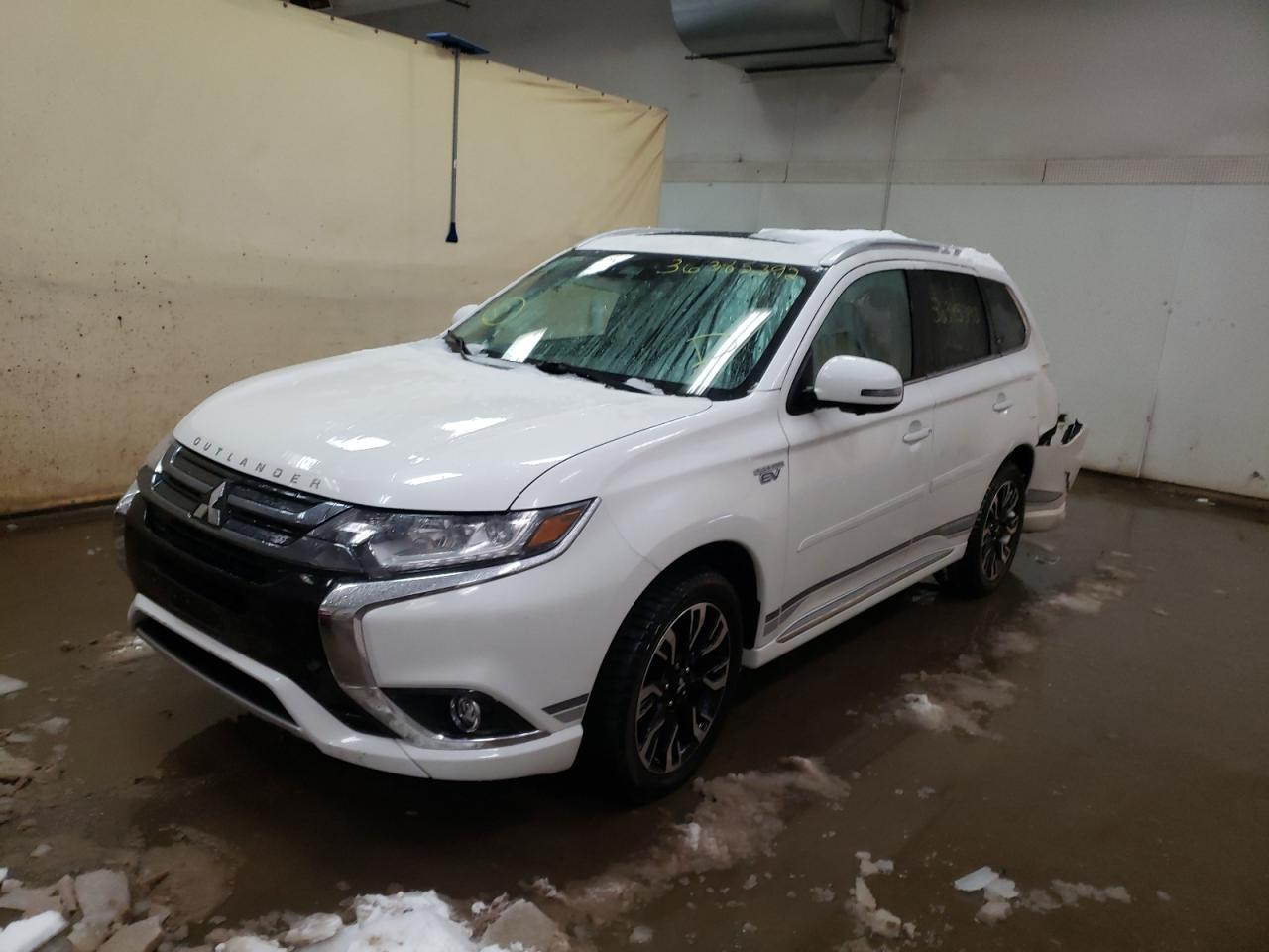 Photo 2 from auction – 2018 MITSUBISHI OUTLANDER with VIN JA4J24A58JZ040222