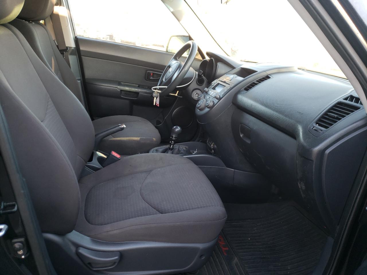 Photo 5 from auction – 2011 KIA SOUL with VIN KNDJT2A14B7216846