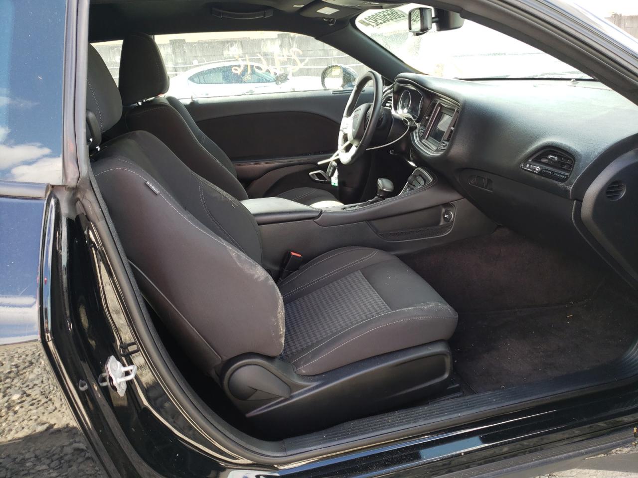 Photo 5 from auction – 2019 DODGE CHALLENGER with VIN 2C3CDZAG3KH530208
