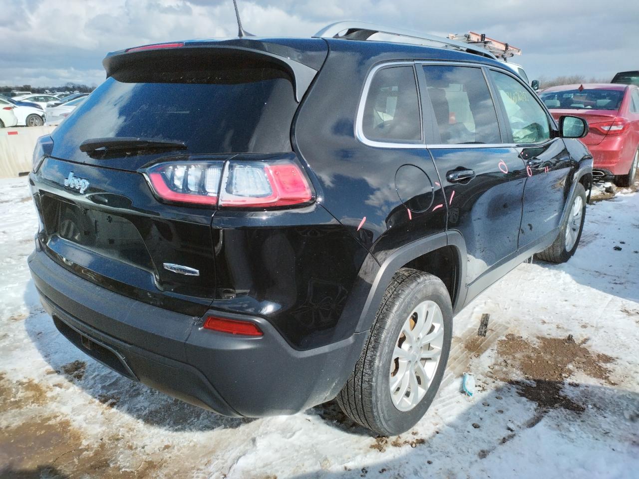 Photo 4 from auction – 2019 JEEP CHEROKEE L with VIN 1C4PJLCB2KD454157