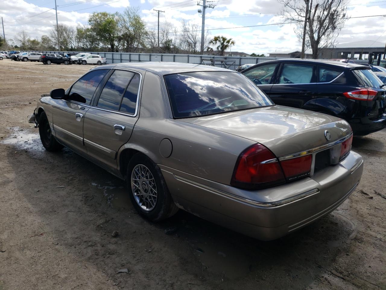 Photo 3 from auction – 2001 MERCURY GRAND MARQ with VIN 2MEFM74W81X671908