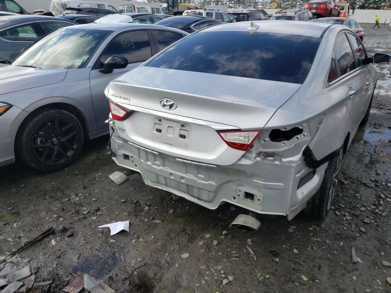 Photo 9 from auction – 2011 HYUNDAI SONATA SE with VIN 5NPEC4AC4BH063847