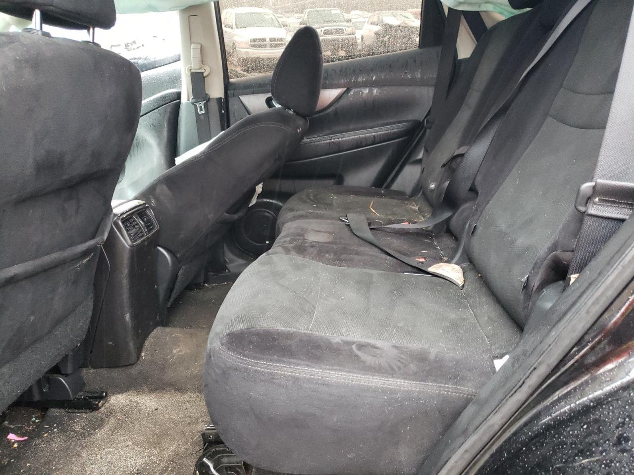 Photo 6 from auction – 2015 NISSAN ROGUE S with VIN 5N1AT2MV1FC909901