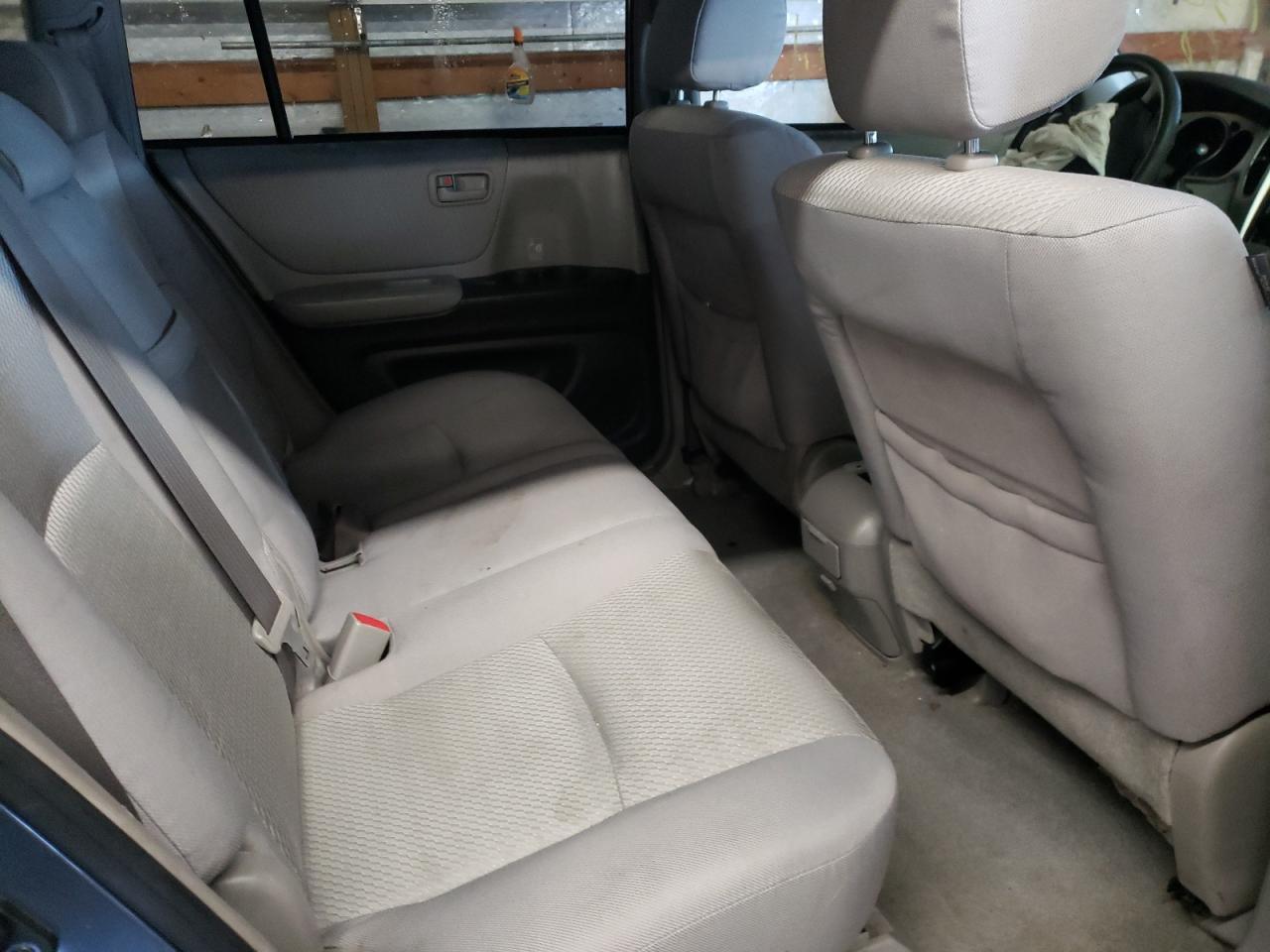 Photo 6 from auction – 2005 TOYOTA HIGHLANDER with VIN JTEGD21A850130262