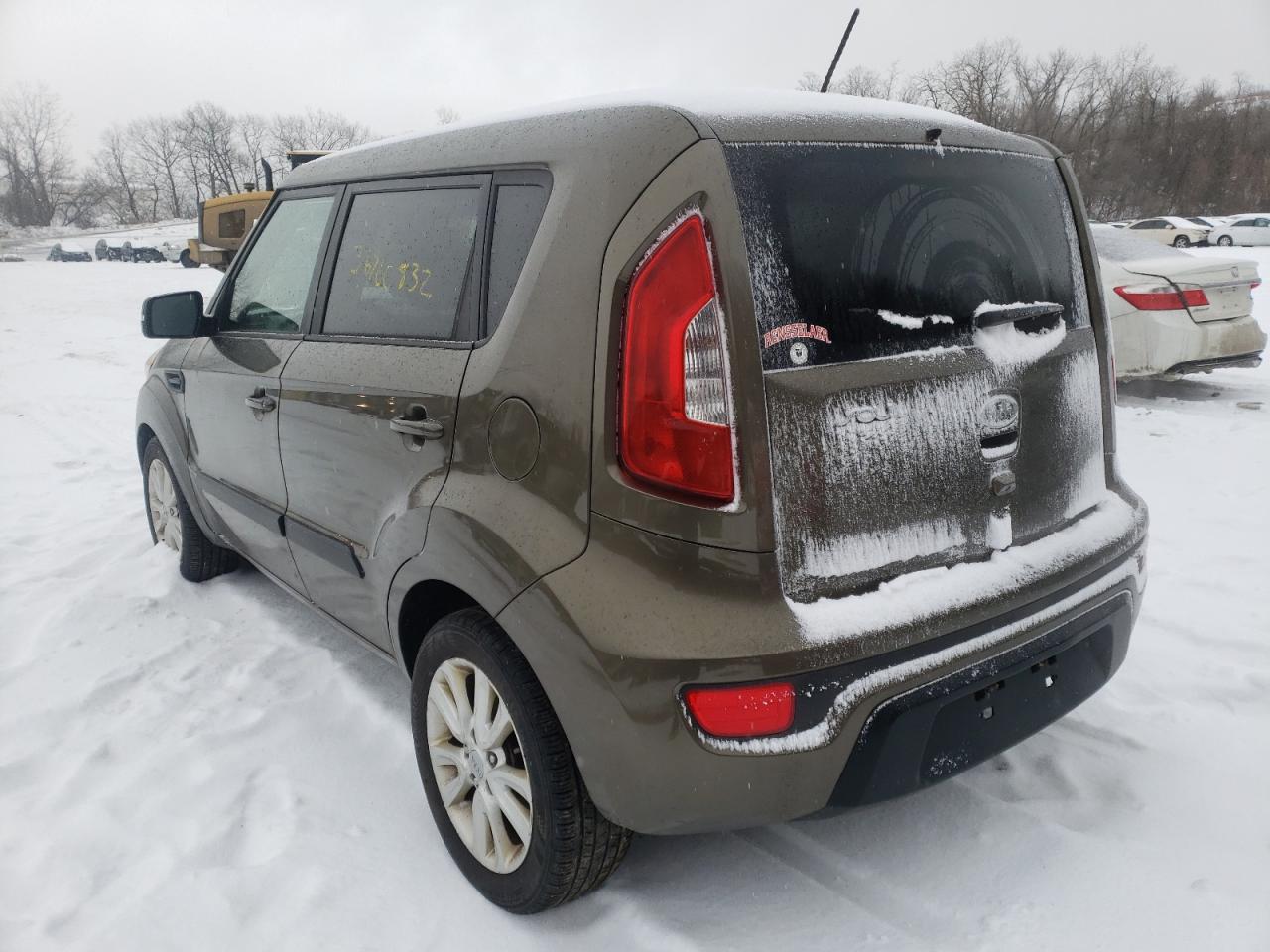 Photo 3 from auction – 2012 KIA SOUL with VIN KNDJT2A60C7403899