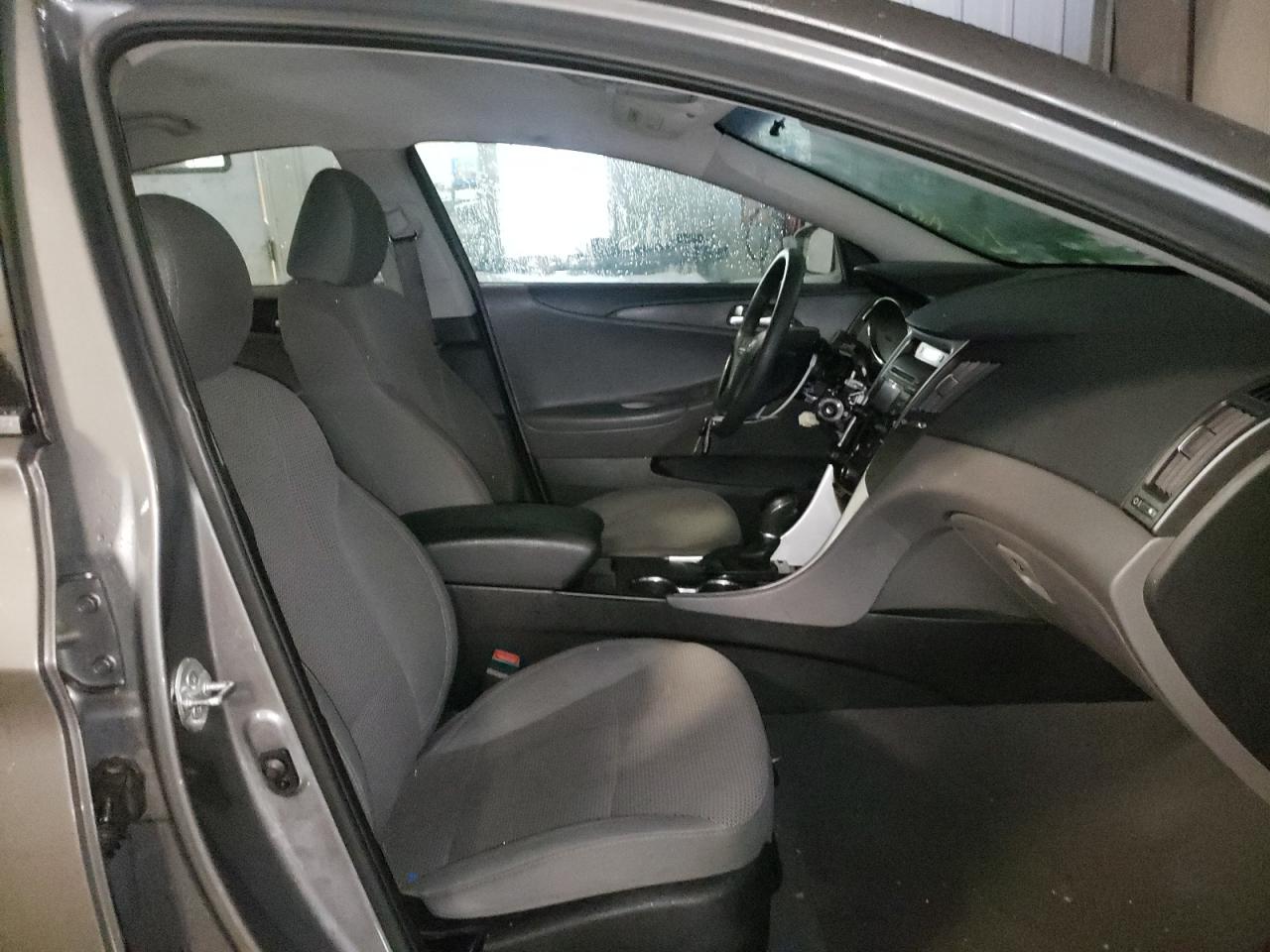 Photo 5 from auction – 2013 HYUNDAI SONATA GLS with VIN 5NPEB4AC7DH681122