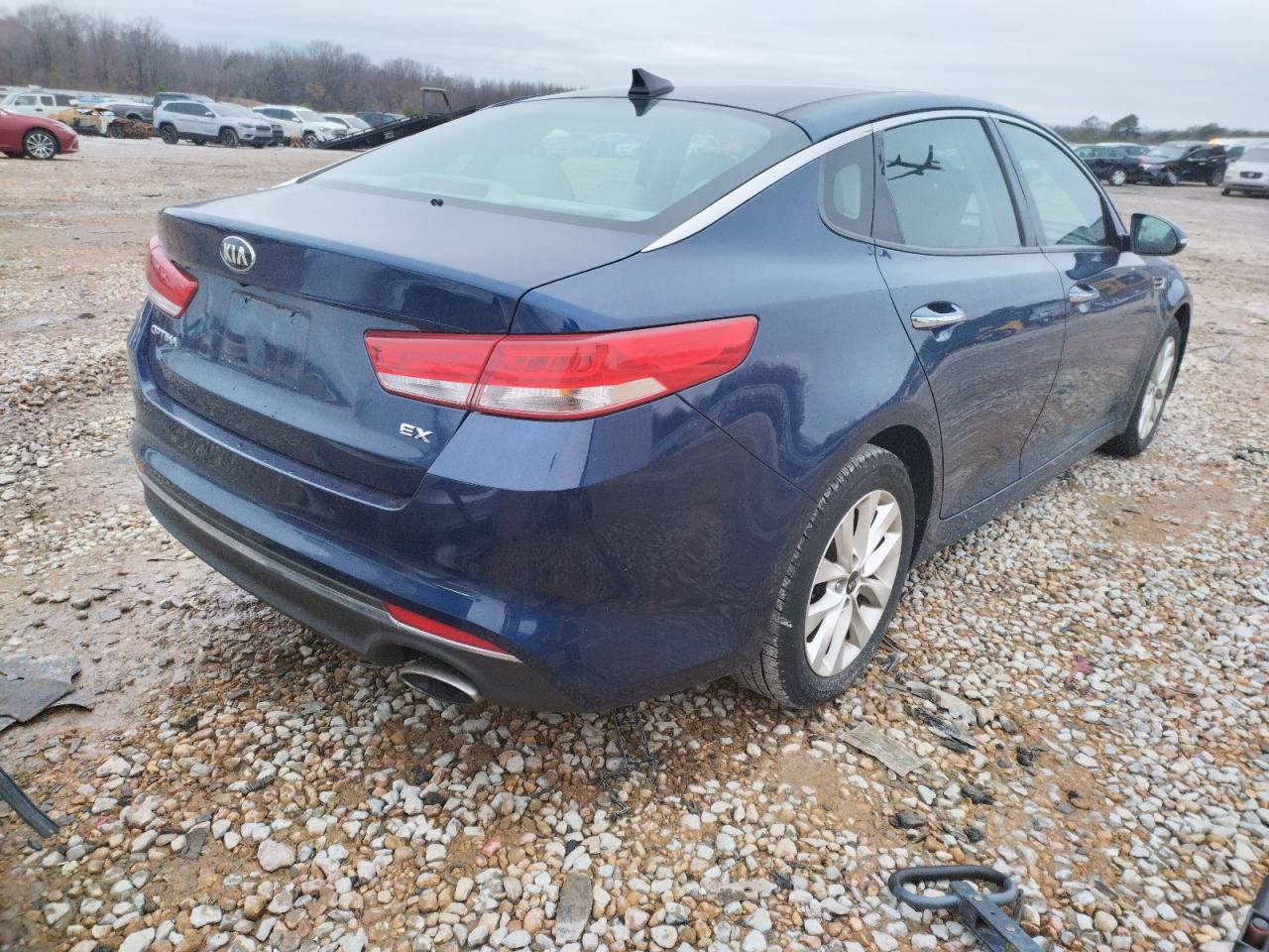 Photo 4 from auction – 2016 KIA OPTIMA EX with VIN 5XXGU4L33GG014015