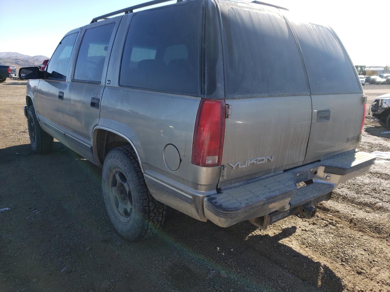 Photo 3 from auction – 1998 GMC YUKON with VIN 1GKEK13R4WR509064