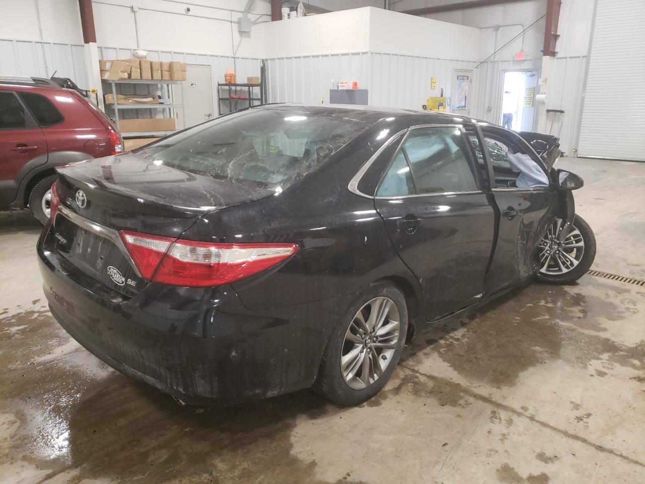 Photo 4 from auction – 2016 TOYOTA CAMRY LE with VIN 4T1BF1FK5GU247342