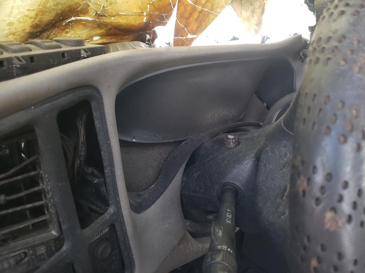 Photo 8 from auction – 2000 CHEVROLET SILVERADO with VIN 1GCGK29U6YE303017