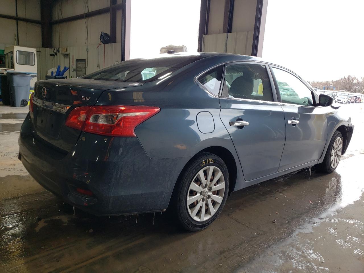 Photo 4 from auction – 2017 NISSAN SENTRA S with VIN 3N1AB7AP1HY359980