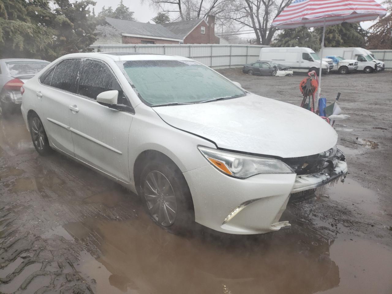 TOYOTA CAMRY LE 2016 with VIN 4T1BF1FK0GU567149 - Photo from auction