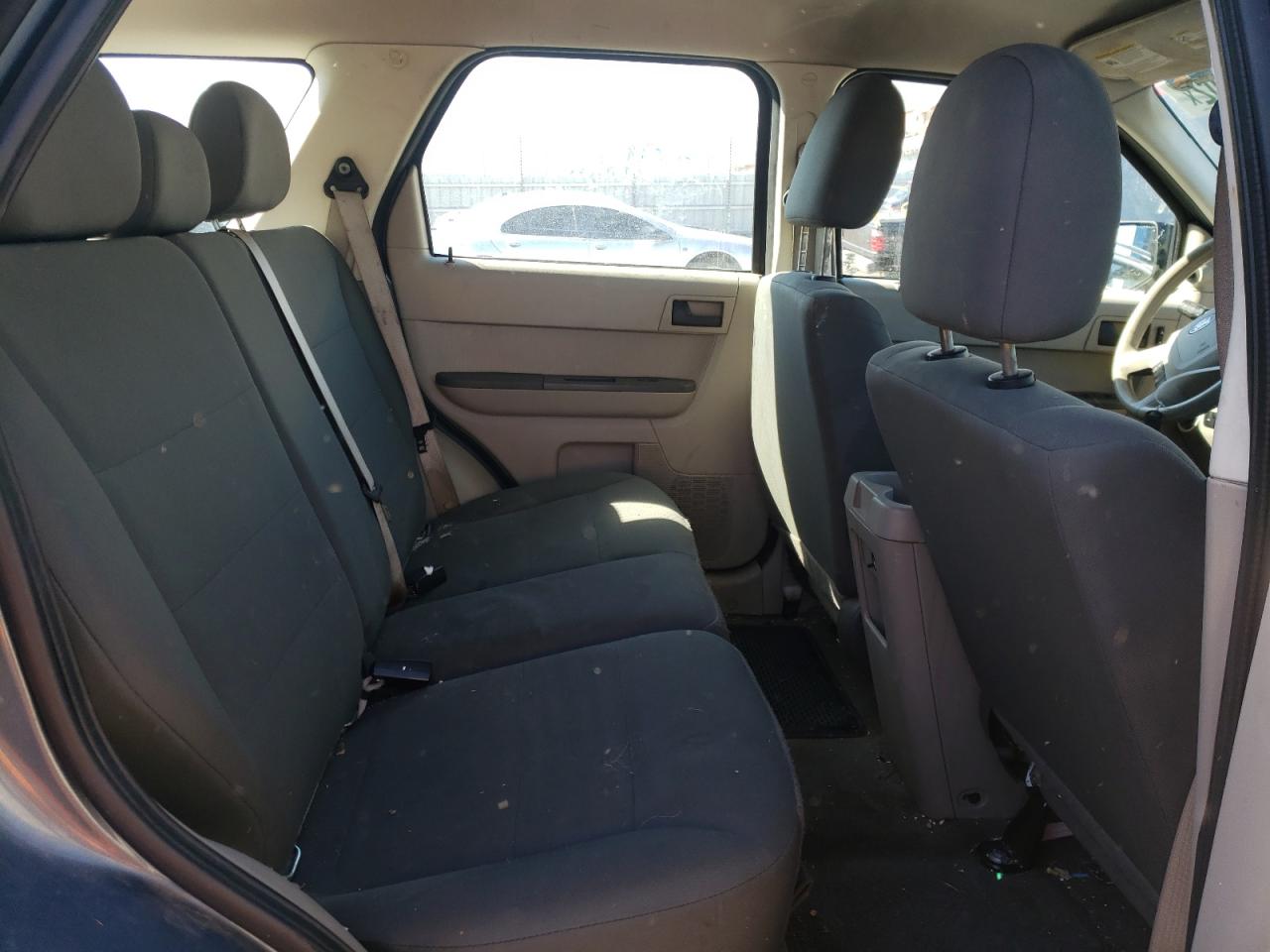 Photo 6 from auction – 2012 FORD ESCAPE XLS with VIN 1FMCU0C75CKA64856