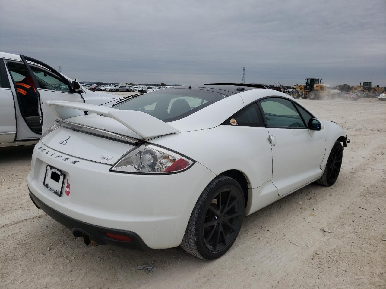 Photo 4 from auction – 2011 MITSUBISHI ECLIPSE GS with VIN 4A31K5DF2BE002510