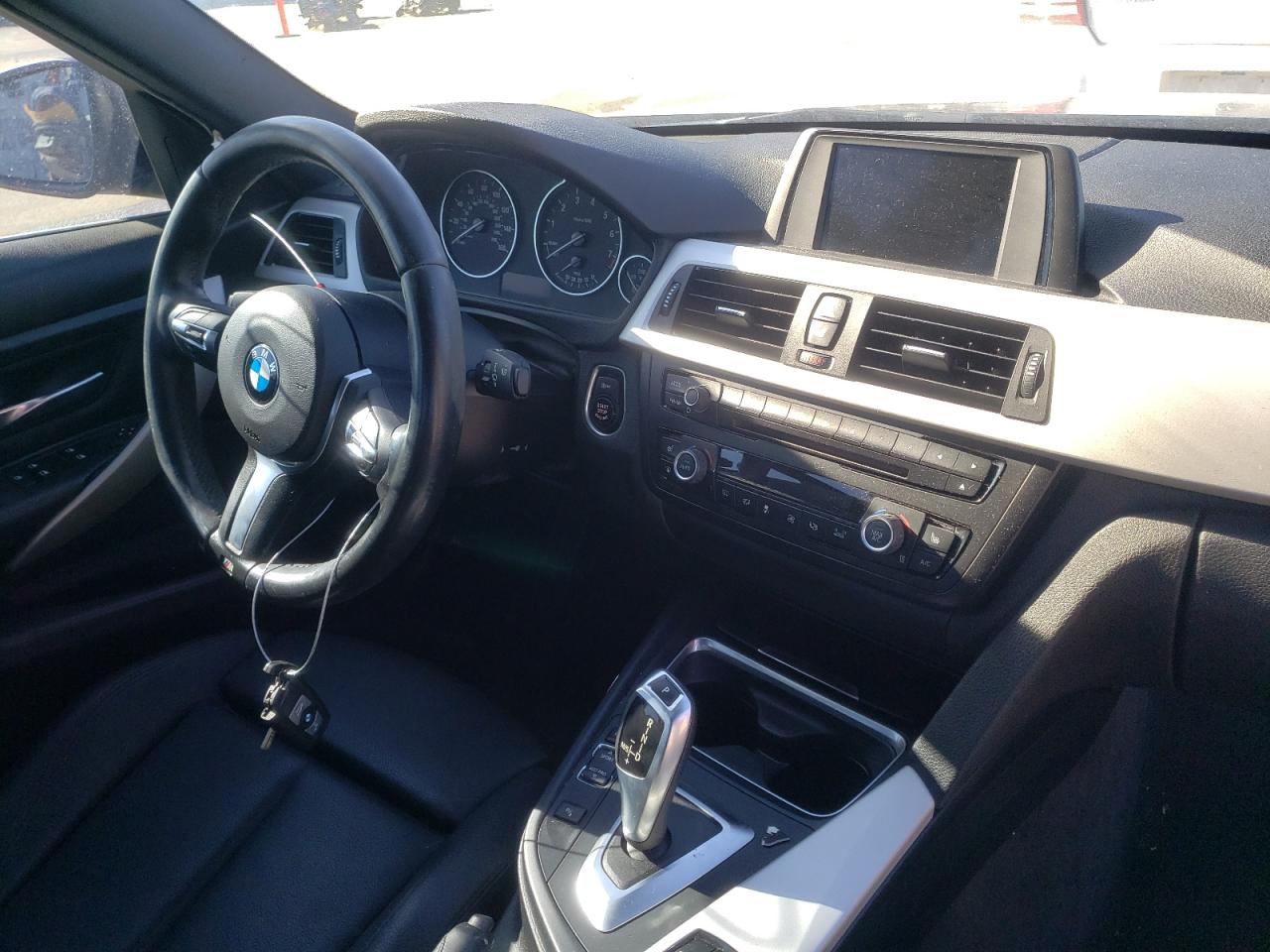 Photo 9 from auction – 2015 BMW 320 I with VIN WBA3B1G51FNT02341