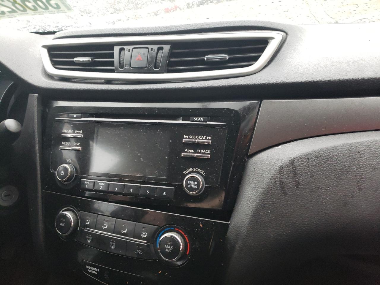 Photo 9 from auction – 2015 NISSAN ROGUE S with VIN 5N1AT2MV1FC909901