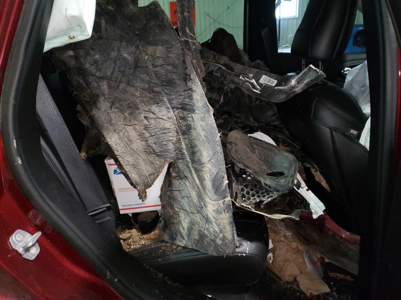 Photo 6 from auction – 2019 JEEP CHEROKEE L with VIN 1C4PJLLB1KD395828