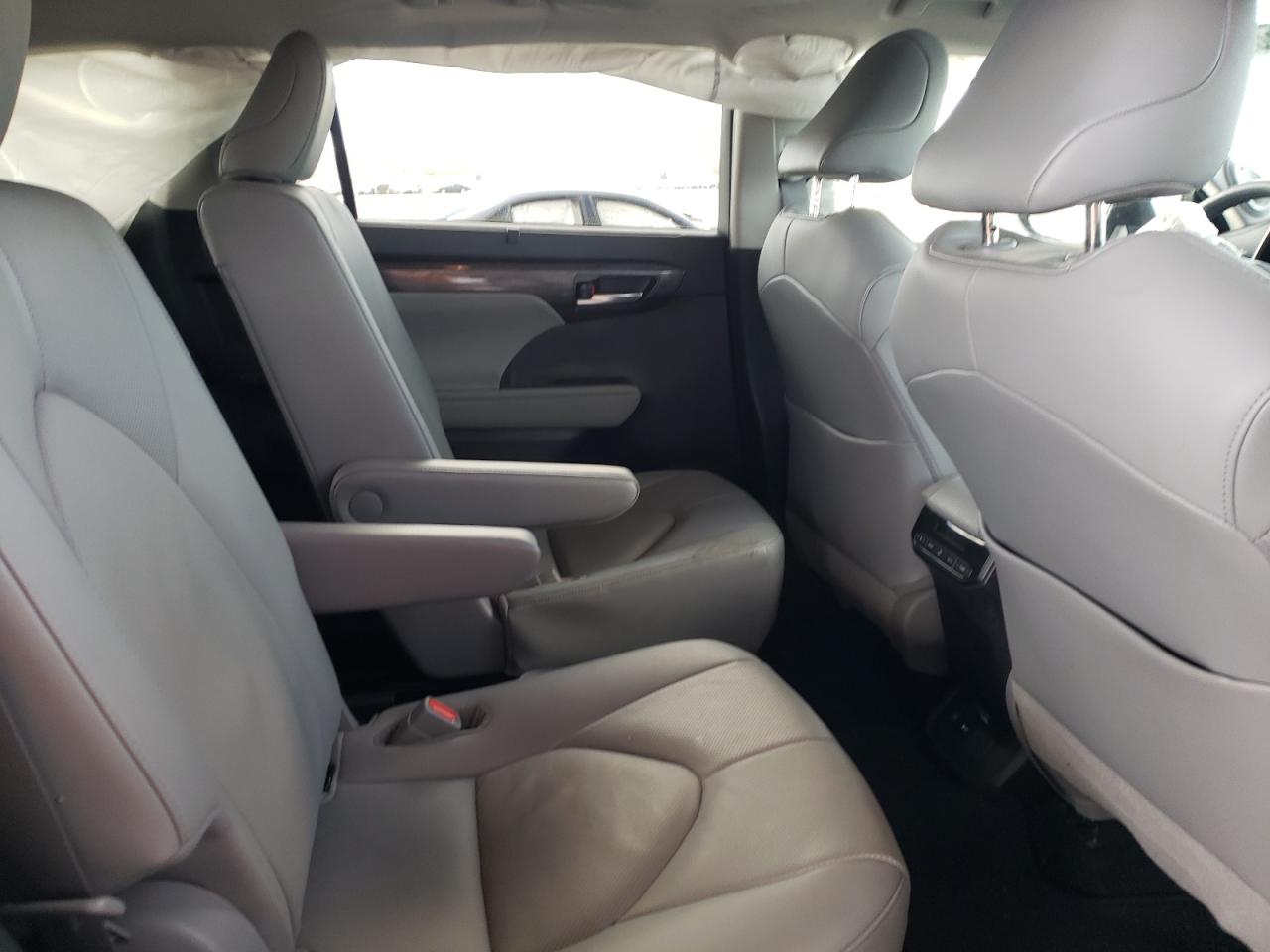 Photo 6 from auction – 2020 TOYOTA HIGHLANDER with VIN 5TDYZRAH7LS009538