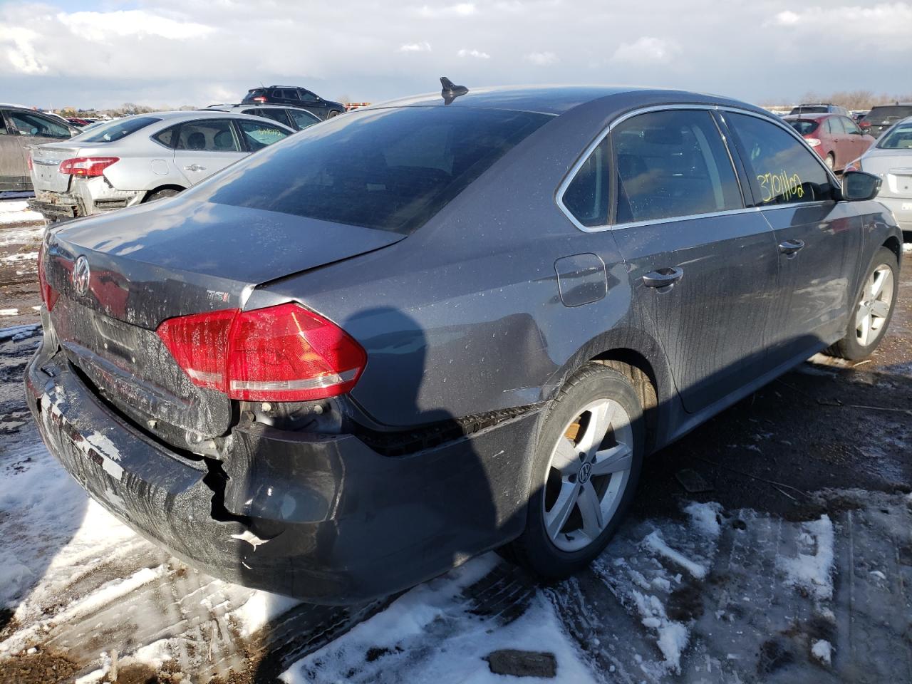 Photo 4 from auction – 2015 VOLKSWAGEN PASSAT S with VIN 1VWAT7A32FC099941