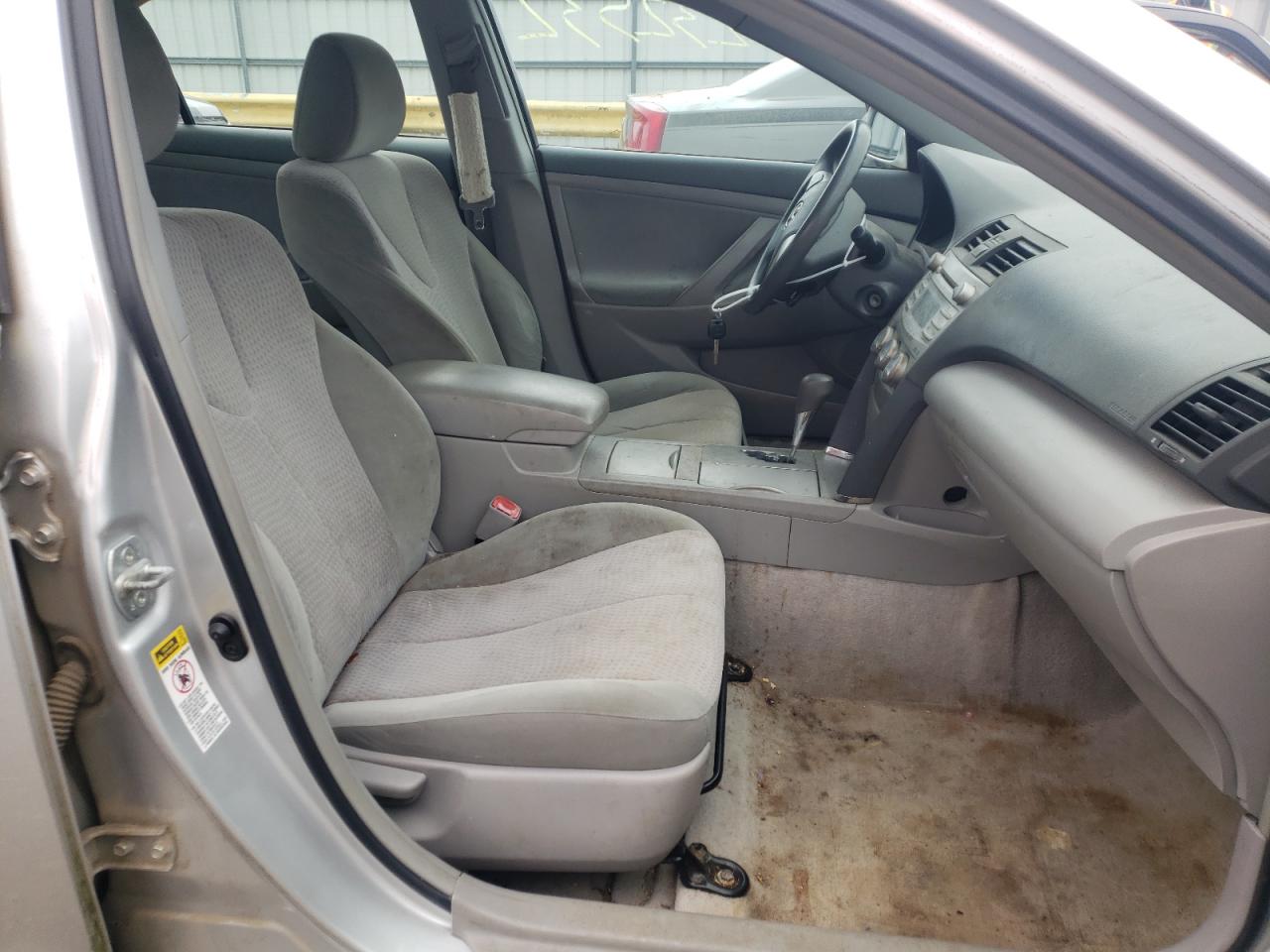 Foto 5 de la subasta – 2011 TOYOTA CAMRY BASE con VIN 4T1BF3EK7BU187165