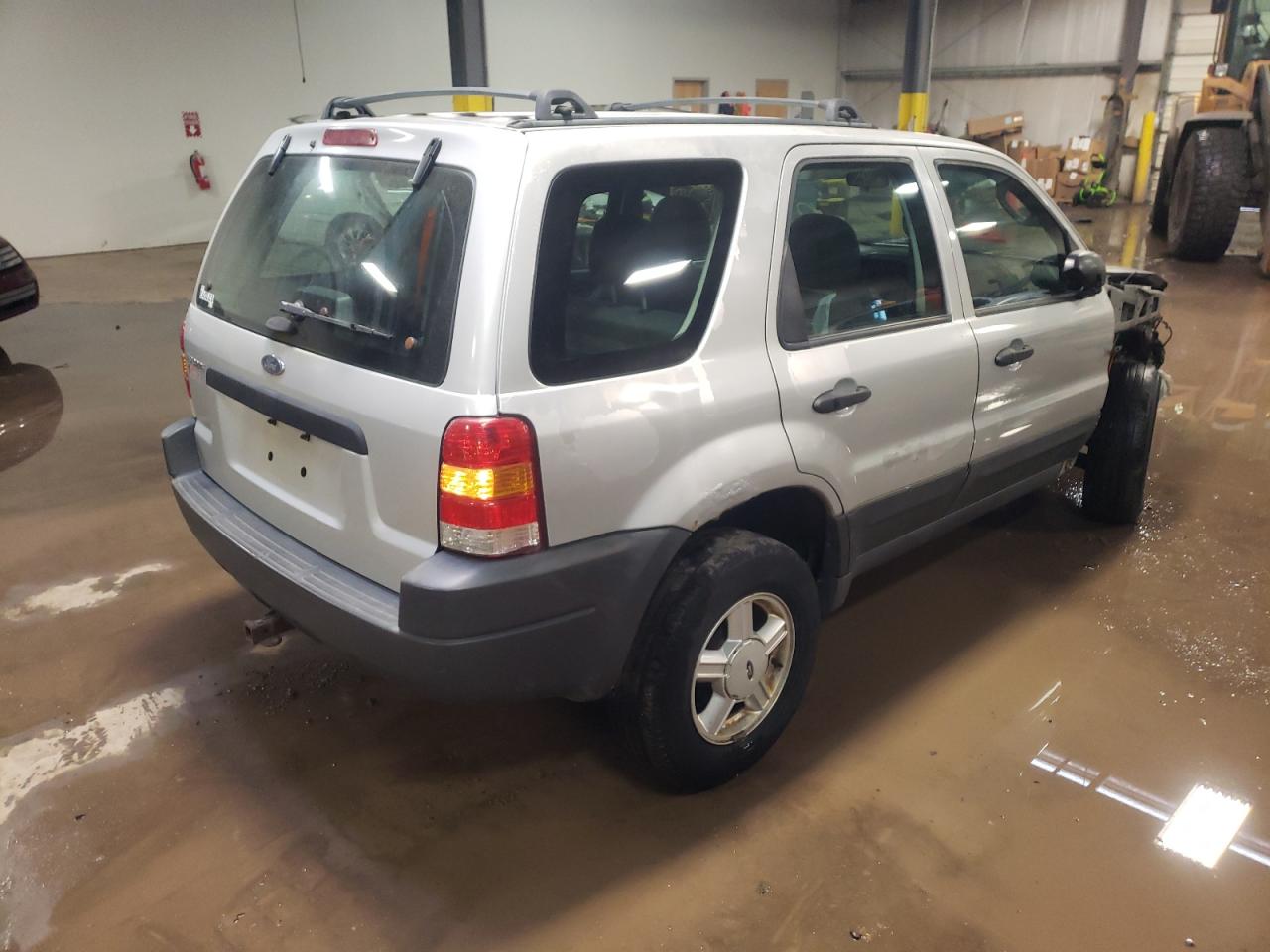 Photo 4 from auction – 2004 FORD ESCAPE XLS with VIN 1FMYU92174KA24755