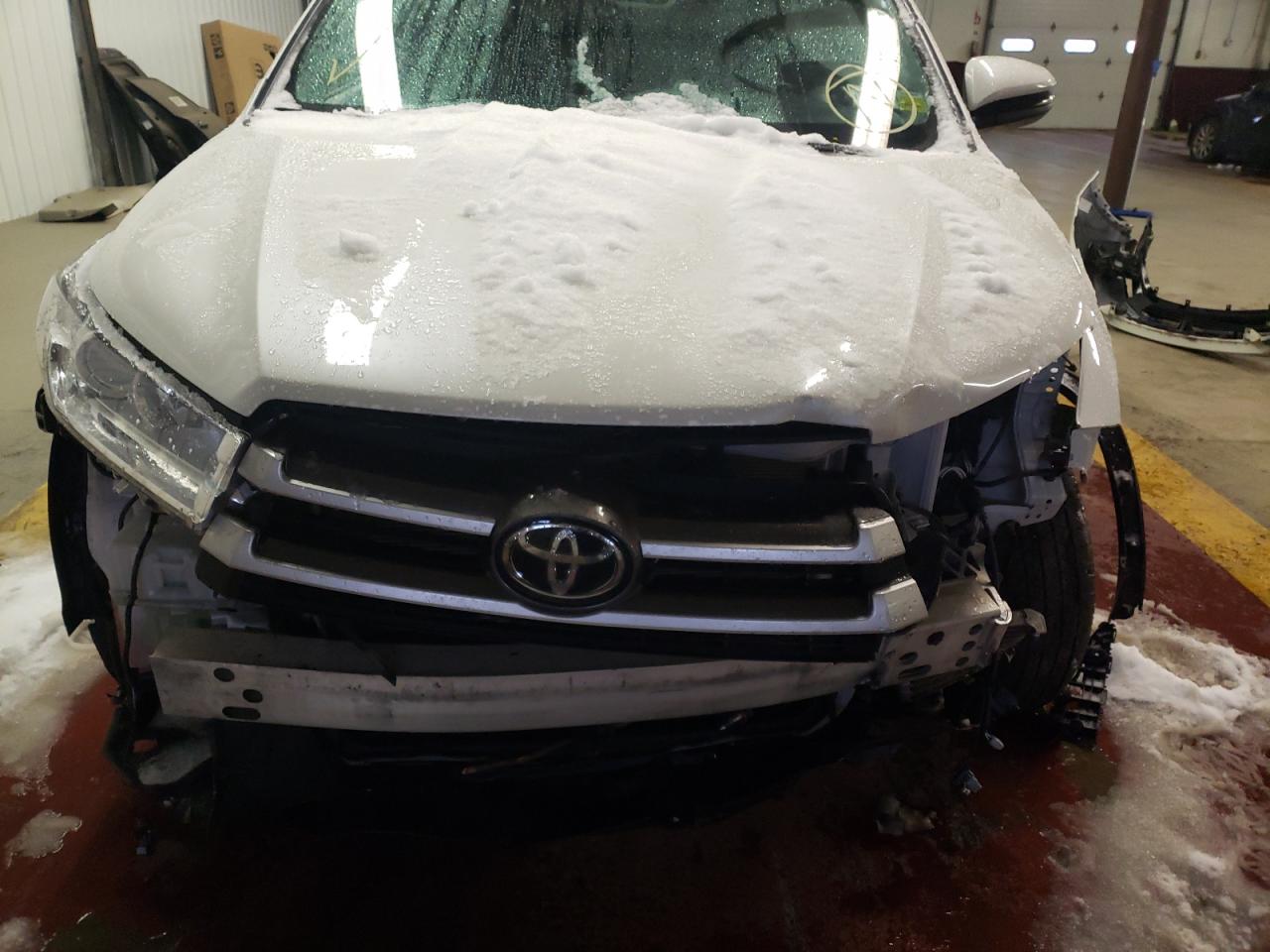 Photo 7 from auction – 2019 TOYOTA HIGHLANDER with VIN 5TDJZRFH2KS626287