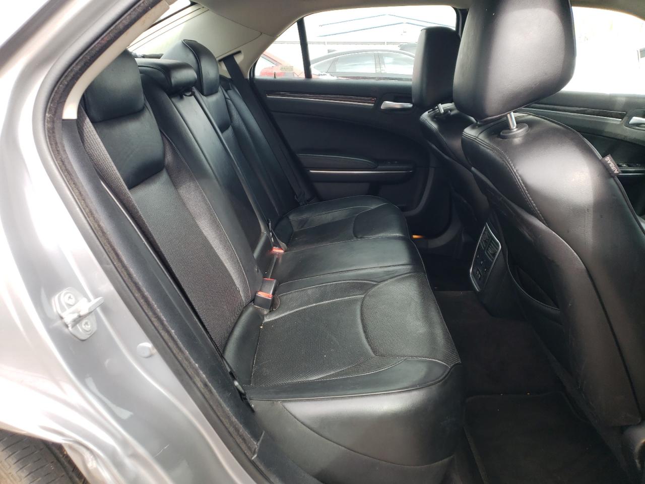 Photo 6 from auction – 2016 CHRYSLER 300C with VIN 2C3CCAEG9GH273349