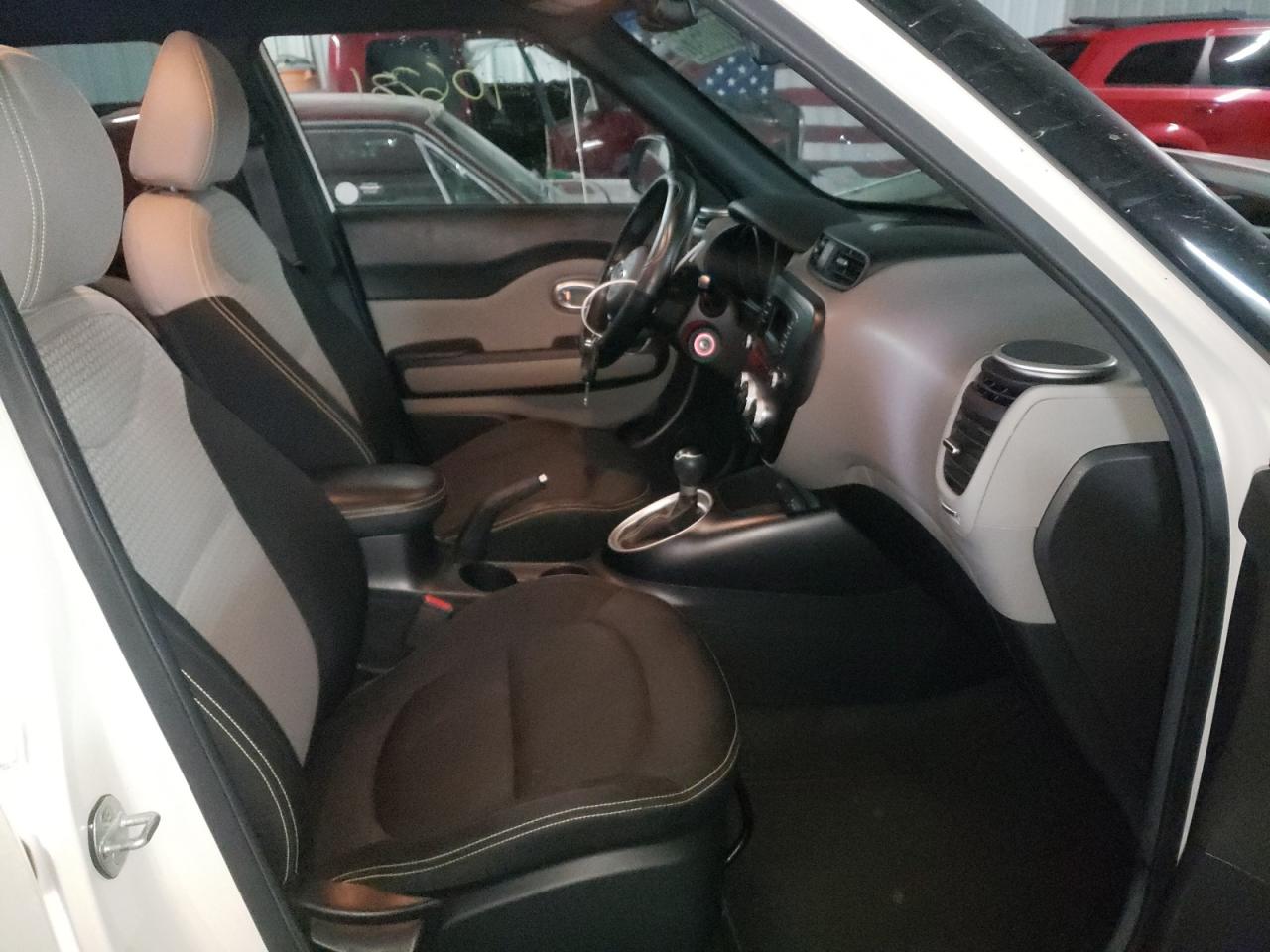 Photo 5 from auction – 2015 KIA SOUL + with VIN KNDJP3A54F7176075
