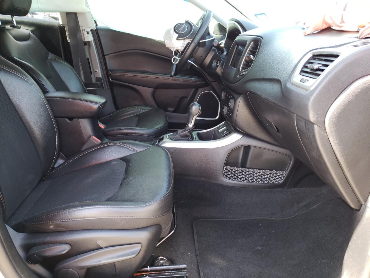 Photo 5 from auction – 2019 JEEP COMPASS LA with VIN 3C4NJCBB7KT613547