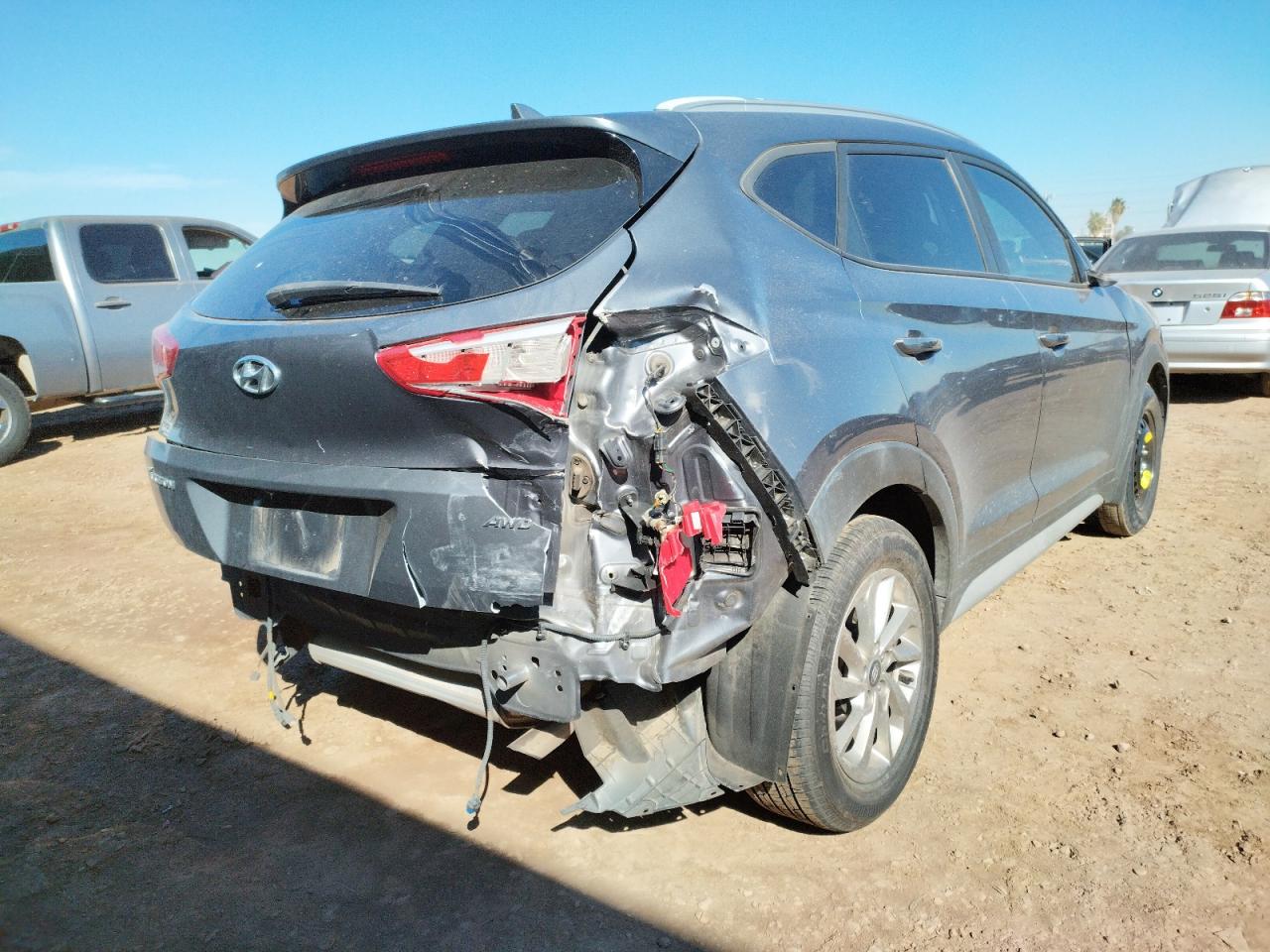 Photo 4 from auction – 2017 HYUNDAI TUCSON LIM with VIN KM8J3CA42HU420230