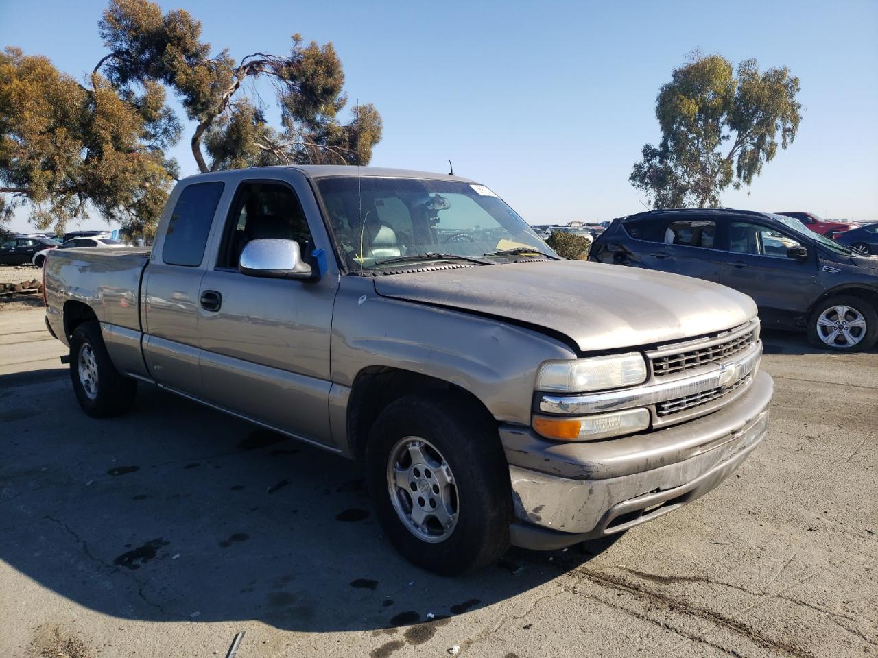 CHEVROLET SILVERADO 2001 with VIN 2GCEC19TX11379188 - Photo from auction