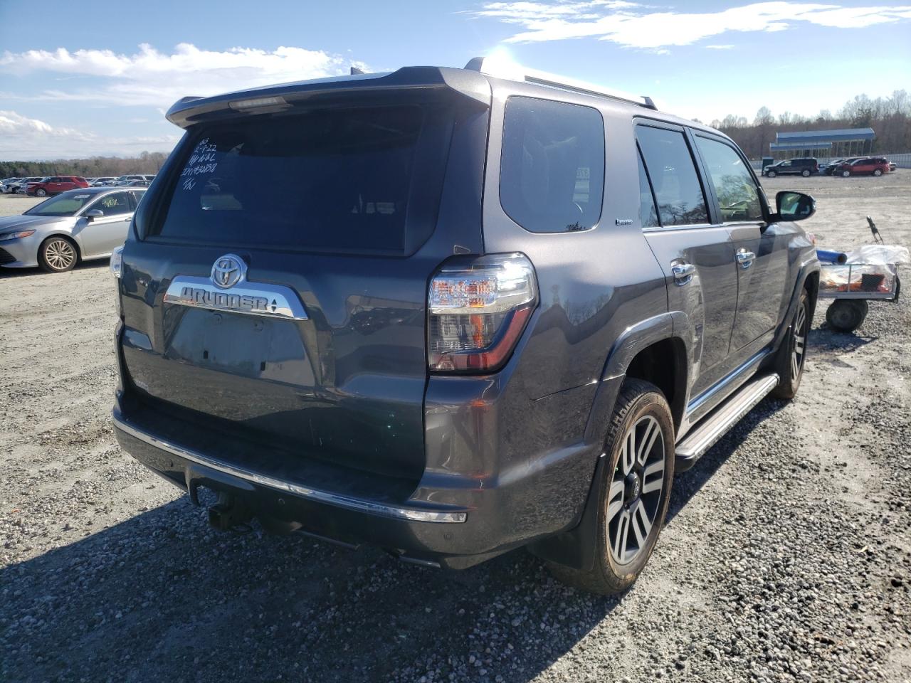 Photo 4 from auction – 2018 TOYOTA 4RUNNER SR with VIN JTEBU5JR2J5520272