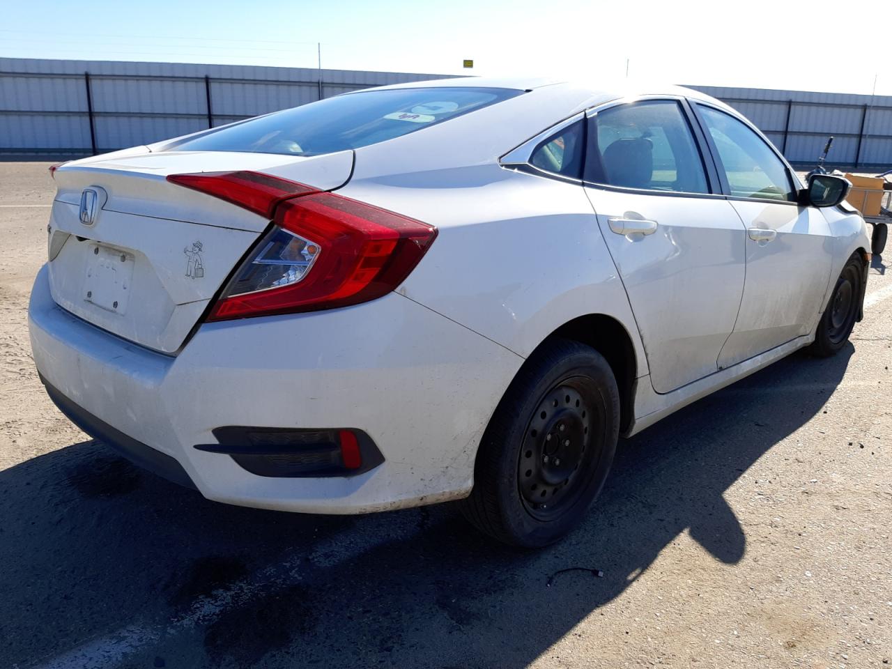 Photo 4 from auction – 2018 HONDA CIVIC LX with VIN 2HGFC2F52JH540951