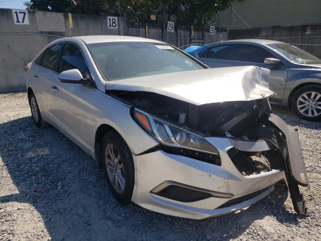 HYUNDAI SONATA SE 2016 with VIN 5NPE24AF6GH313819 - Photo from auction