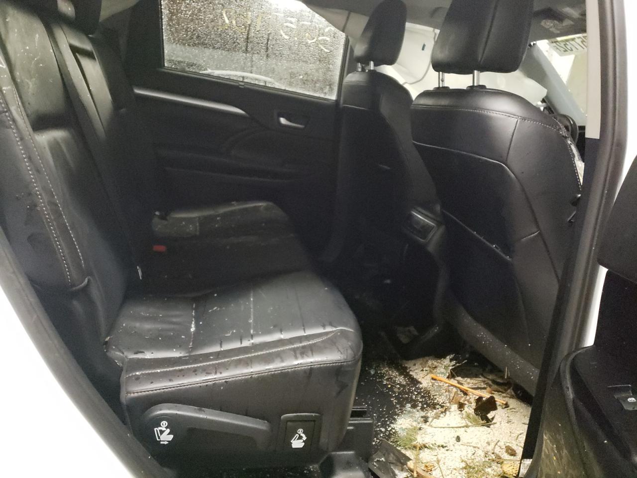 Photo 6 from auction – 2019 TOYOTA HIGHLANDER with VIN 5TDJZRFH2KS626287