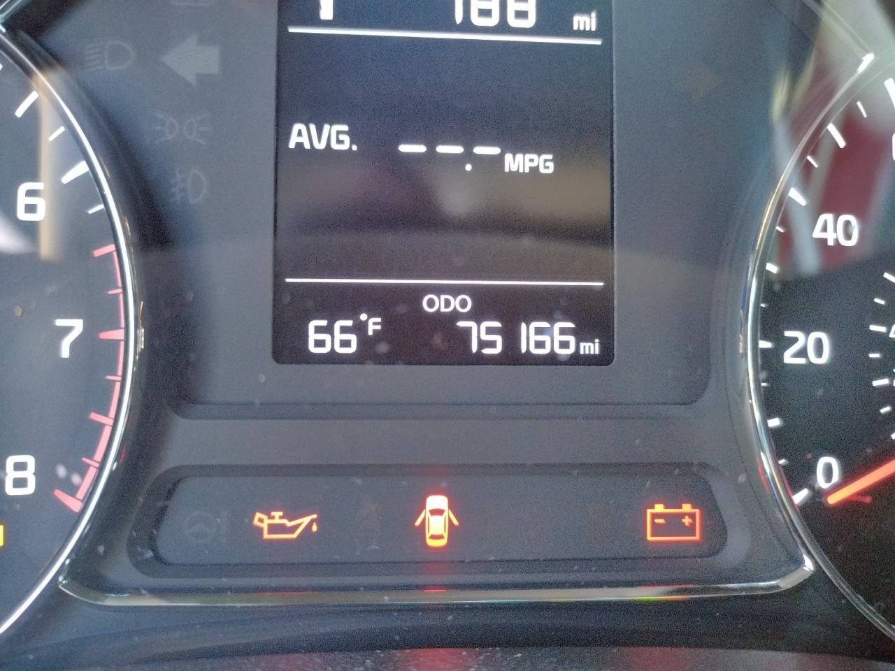 Photo 8 from auction – 2017 KIA FORTE LX with VIN 3KPFK4A71HE065515