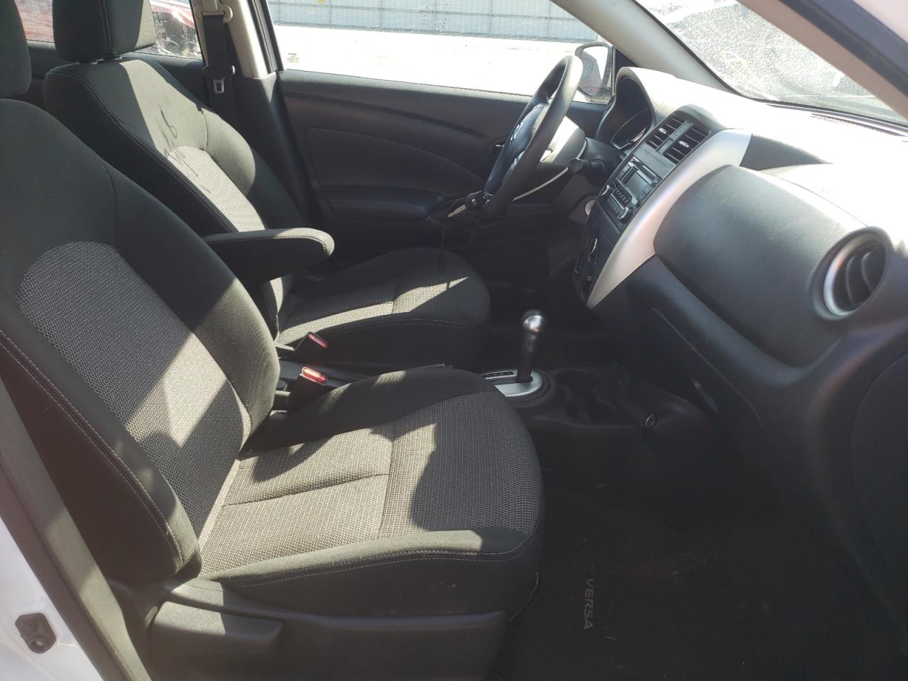 Photo 5 from auction – 2017 NISSAN VERSA S with VIN 3N1CN7AP1HK453442