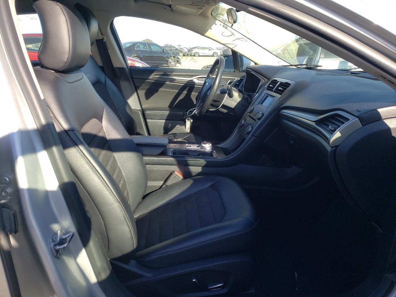 Photo 5 from auction – 2017 FORD FUSION SE with VIN 3FA6P0LU6HR300244