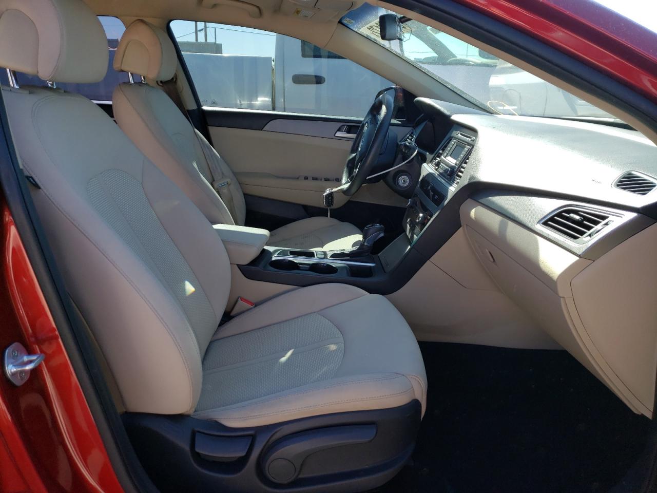 Photo 5 from auction – 2015 HYUNDAI SONATA SE with VIN 5NPE24AF1FH255102