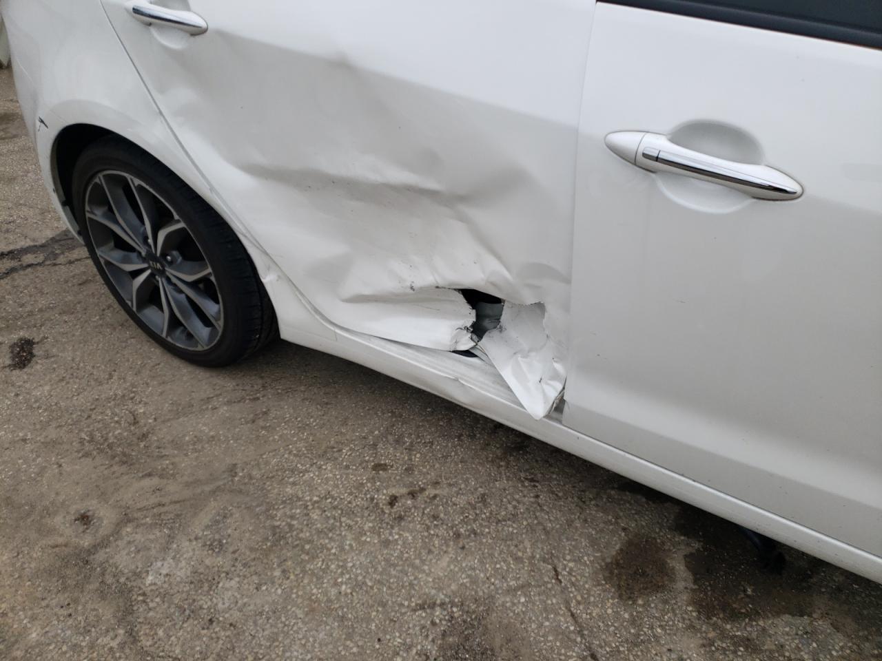 Photo 9 from auction – 2017 KIA FORTE EX with VIN 3KPFN5A36HE112760