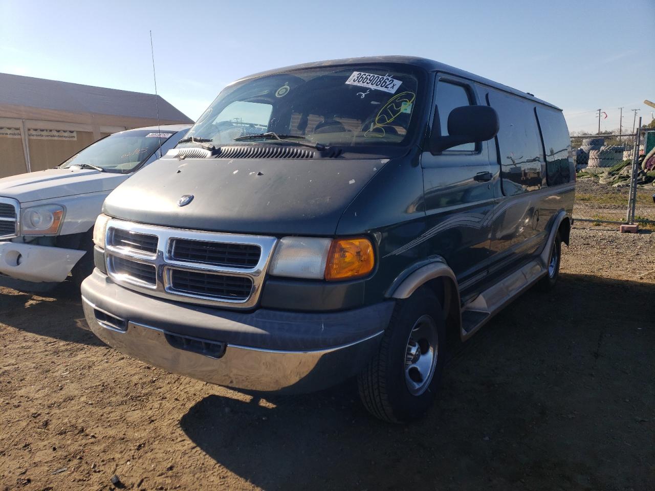 Photo 2 from auction – 2000 DODGE VAN with VIN 2B6HB11Y5YK164012