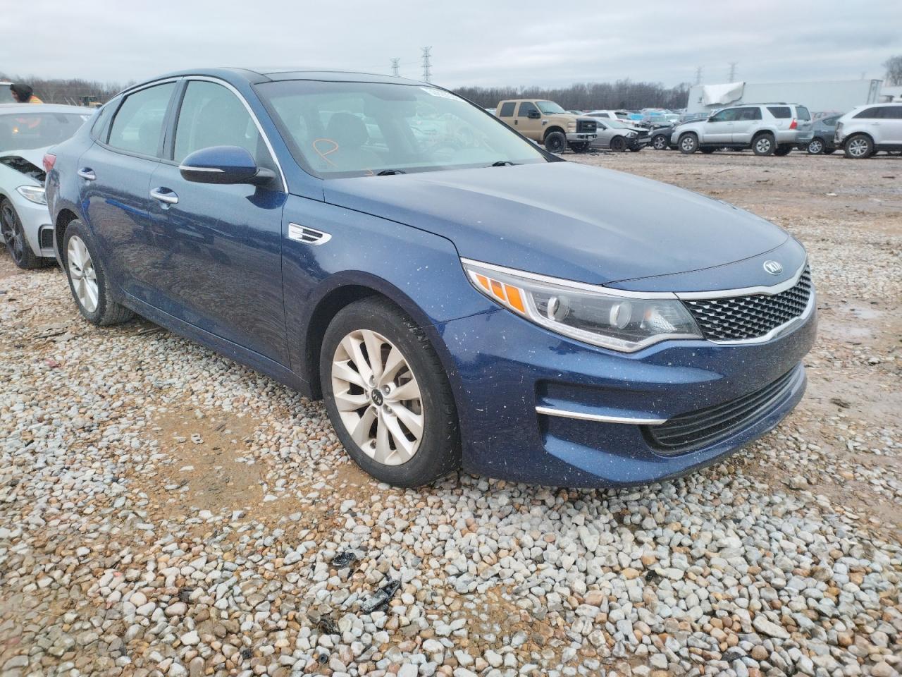 KIA OPTIMA EX 2016 with VIN 5XXGU4L33GG014015 - Photo from auction