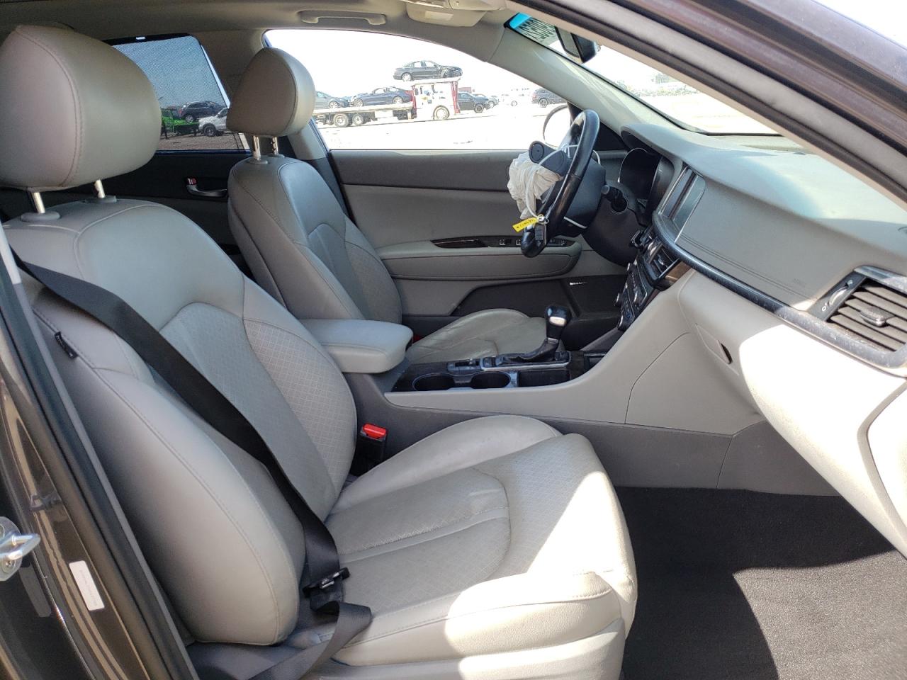 Photo 5 from auction – 2017 KIA OPTIMA EX with VIN 5XXGU4L37HG137785