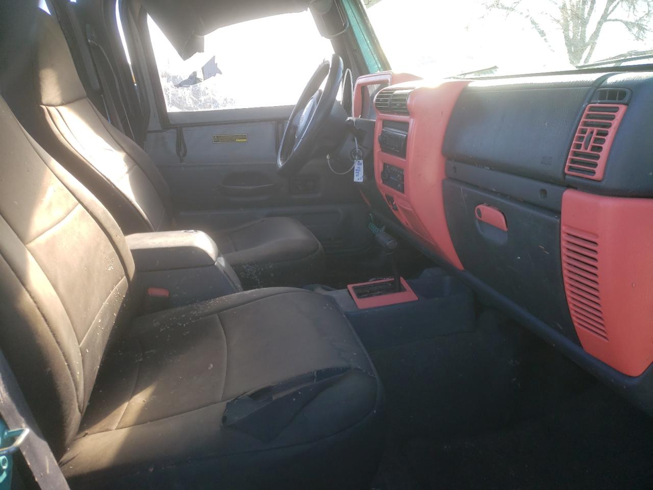 Photo 5 from auction – 1998 JEEP WRANGLER / with VIN 1J4FY19S4WP734678