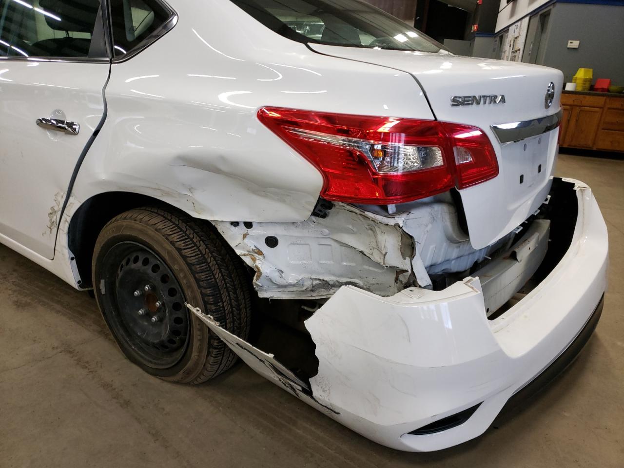 Photo 9 from auction – 2019 NISSAN SENTRA S with VIN 3N1AB7AP1KY243248