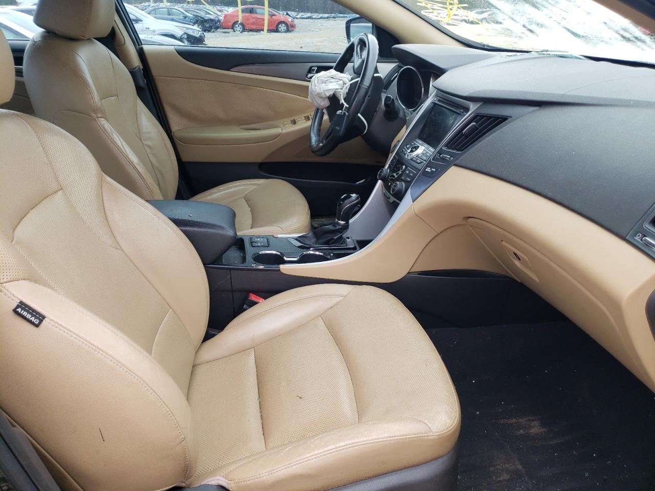 Photo 5 from auction – 2013 HYUNDAI SONATA HYB with VIN KMHEC4A40DA075511