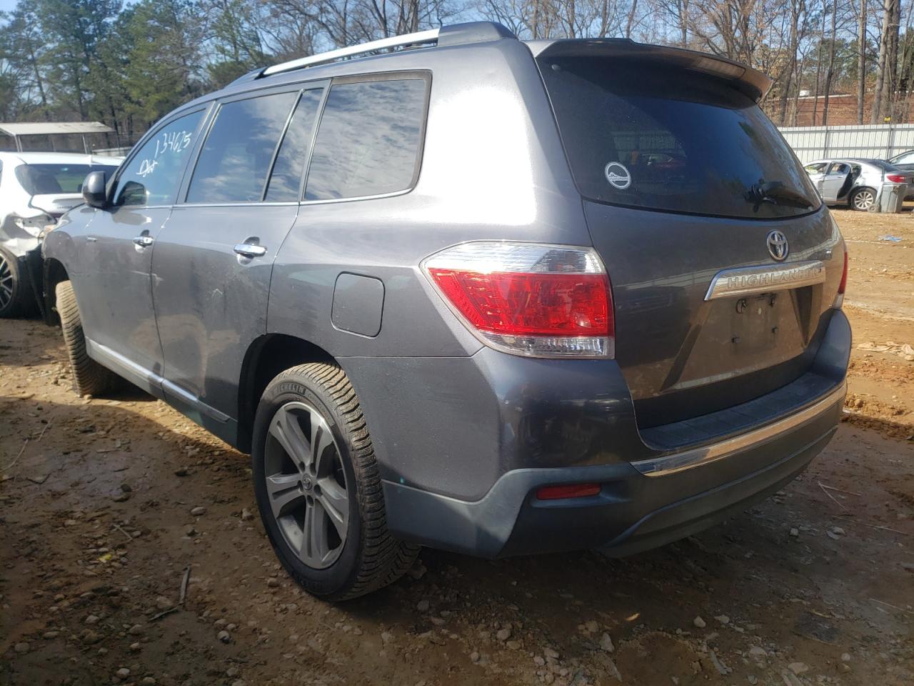 Photo 3 from auction – 2011 TOYOTA HIGHLANDER with VIN 5TDYK3EH0BS046232