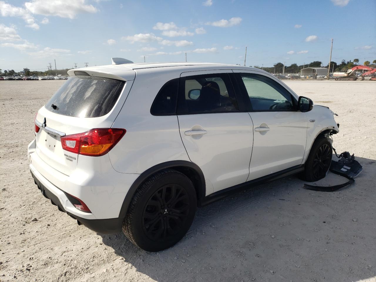 Photo 4 from auction – 2018 MITSUBISHI OUTLANDER with VIN JA4AP3AU4JU003703