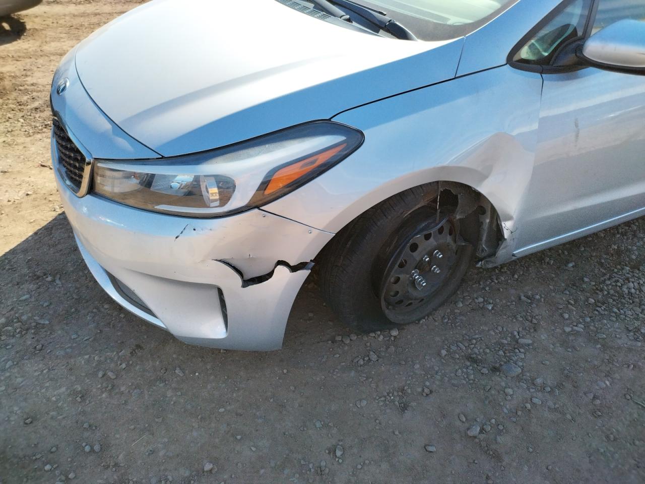 Photo 9 from auction – 2017 KIA FORTE LX with VIN 3KPFK4A71HE065515