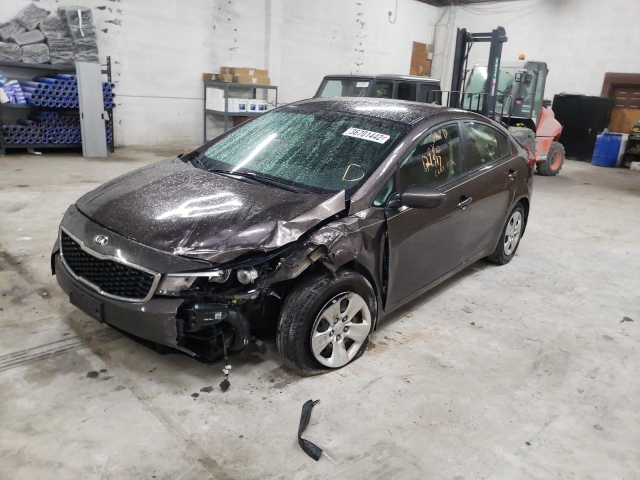 Photo 2 from auction – 2017 KIA FORTE LX with VIN 3KPFK4A77HE011667